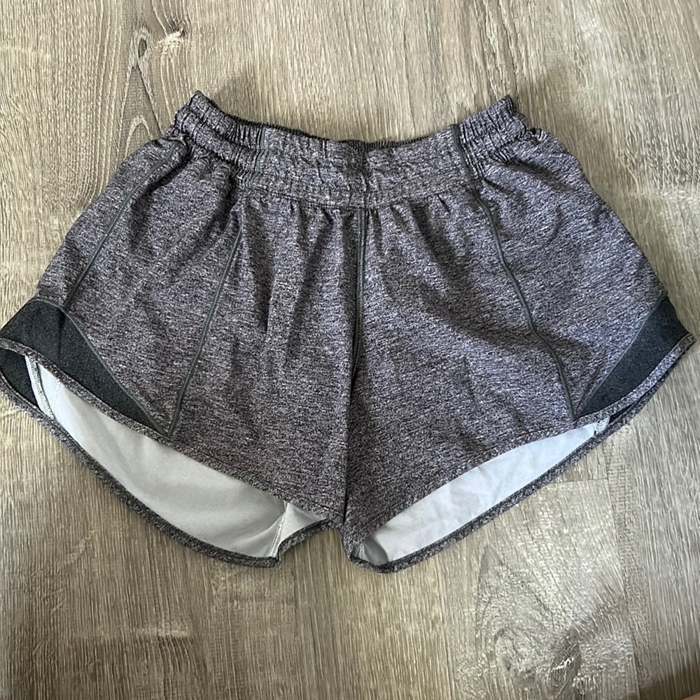 Lululemon 4” size 4 Hotty Hot shorts